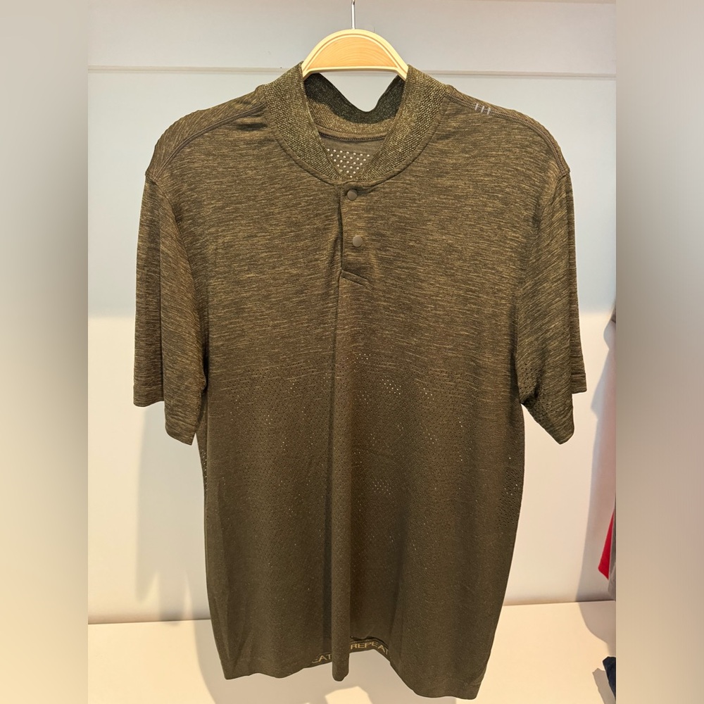 Lululemon Blade Collar Golf Shirt Size Large